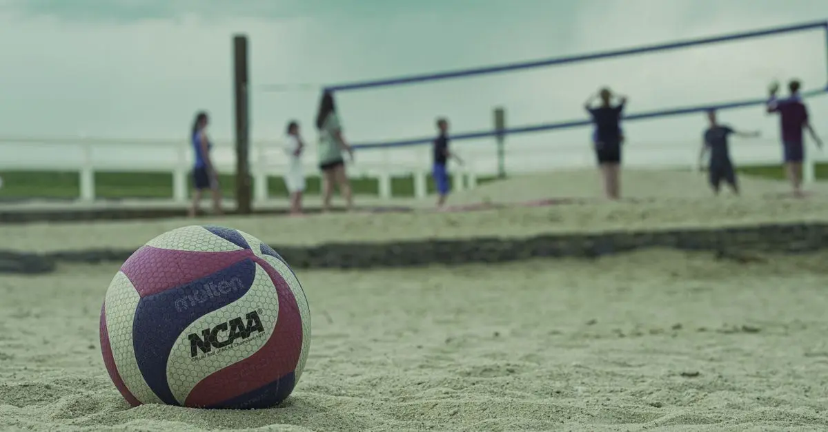 Les différences entre le volley intérieur et le beach-volley